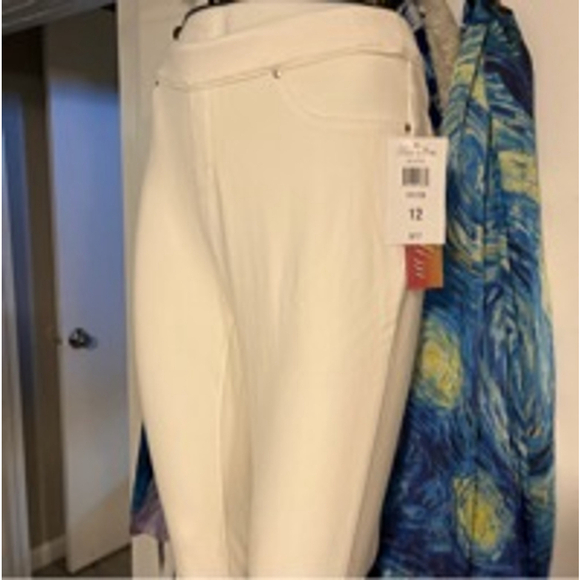 True slim jeggings size 12 NWT SIZE 12 IN WHITE - Picture 2 of 5